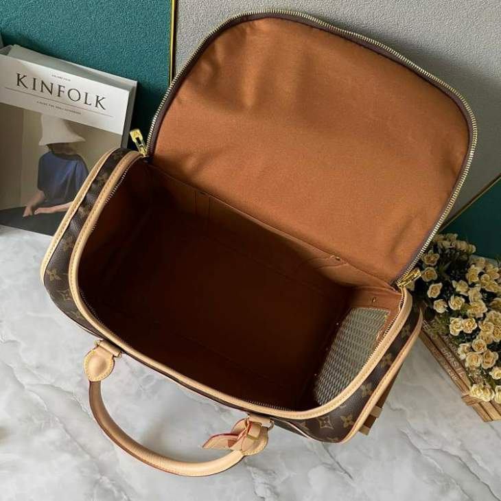 Picture of Louis Vuitton Mens Bags _SKUfw147523935fw